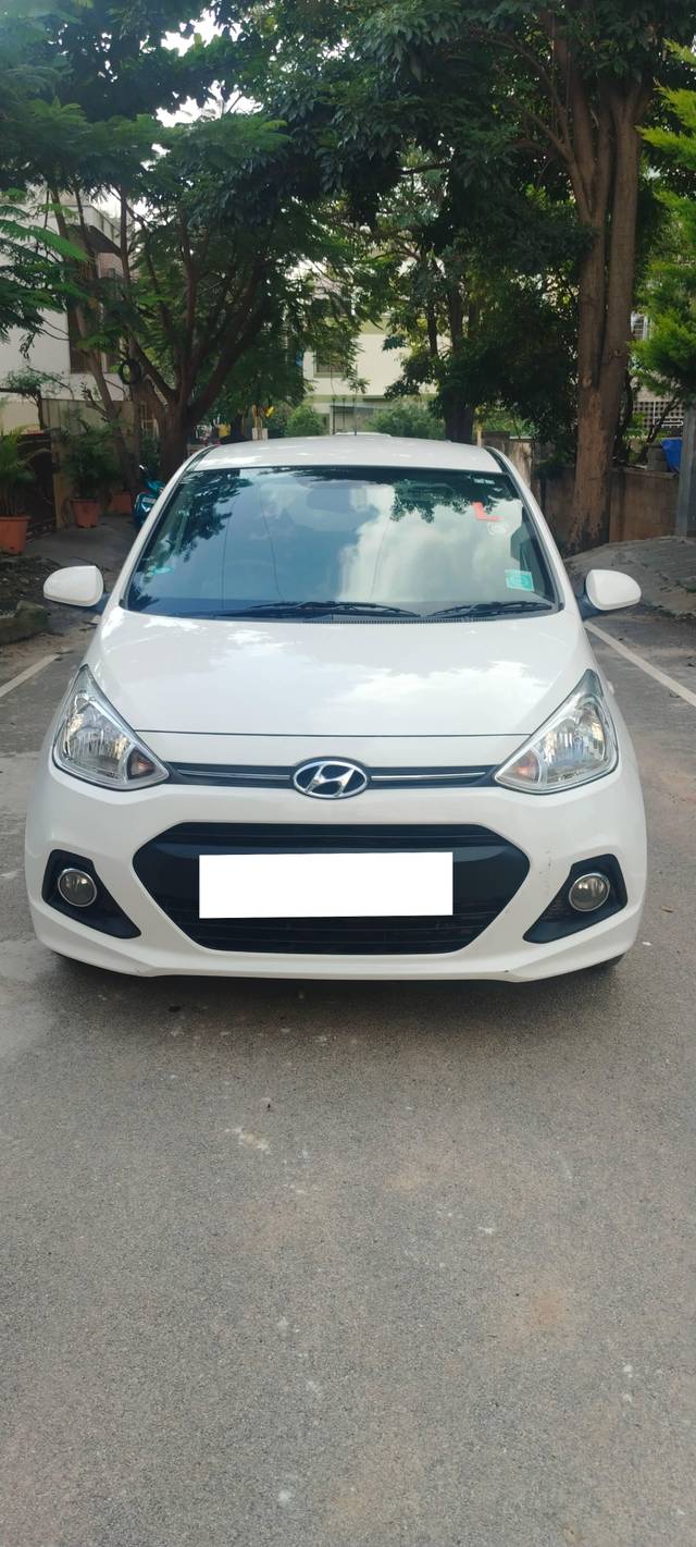 https://images10.gaadi.com/usedcar_image/4252665/original/processed_61937b5f229724104460b353f58c26b6.jpg?imwidth=6402