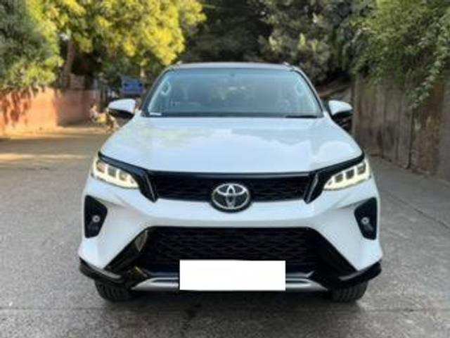 https://images10.gaadi.com/usedcar_image/4252801/original/processed_e7365aa7ba83608bf534901125f97f72.jpg?imwidth=6401