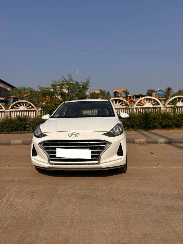 https://images10.gaadi.com/usedcar_image/4252856/original/processed_f63d36d65473ea76d03194a0d6bedf8d.jpg?imwidth=6401