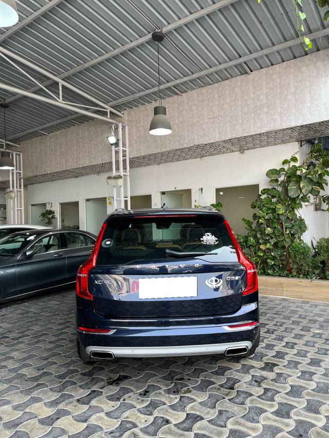 https://images10.gaadi.com/usedcar_image/4252971/original/processed_515fd2cc334300c390e1684ee35172cc.jpg?imwidth=6402