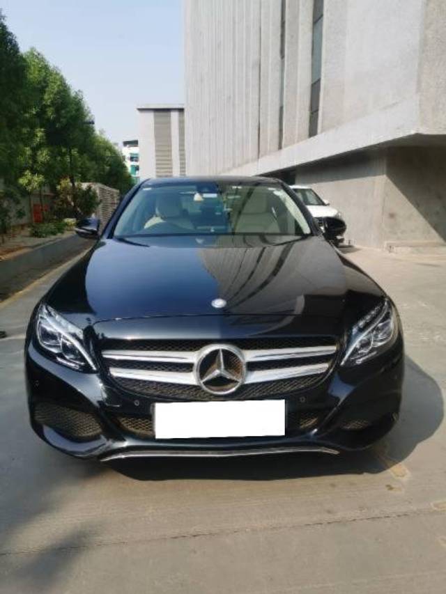 https://images10.gaadi.com/usedcar_image/4253049/original/processed_0fa152e7-3abf-4239-b404-f09dfc347543.jpg?imwidth=6400