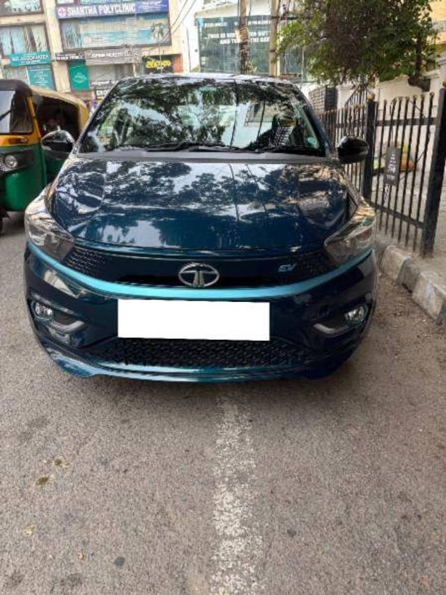 https://images10.gaadi.com/usedcar_image/4253050/original/c577194317bff4c76406491289e0bd02.jpeg?imwidth=6400