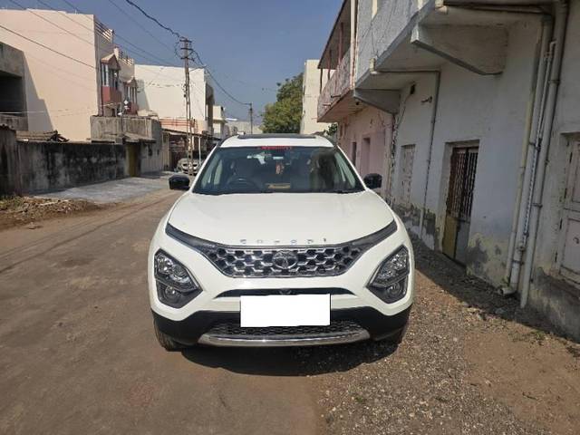 https://images10.gaadi.com/usedcar_image/4253087/original/processed_e83d88dc-4cda-4afc-a5c8-330d34aef0bd.jpg?imwidth=6400