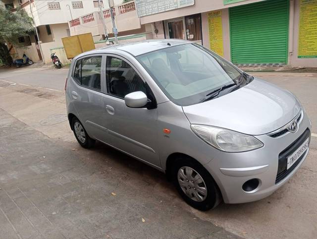 https://images10.gaadi.com/usedcar_image/4253181/original/processed_fe4bcc7eb960a3c0a26255fa24a021d2.jpg?imwidth=6402