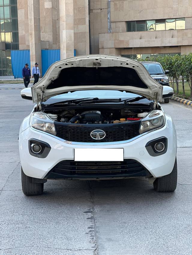 https://images10.gaadi.com/usedcar_image/4253233/original/processed_042c34f6cc9bd087ea67299a86a8f379.jpg?imwidth=6401