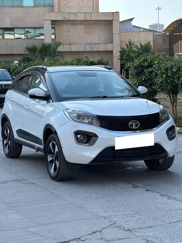 https://images10.gaadi.com/usedcar_image/4253233/original/processed_4651f7aa58b3b8f1c6eb0ab0f3cf809b.jpg?imwidth=6400