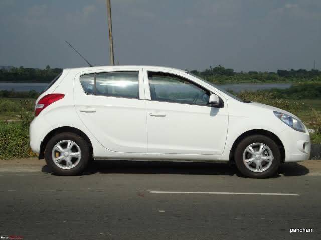 https://images10.gaadi.com/usedcar_image/4253322/original/processed_f082a081-56b1-4ed9-a548-44136b5566a3.jpg?imwidth=6400