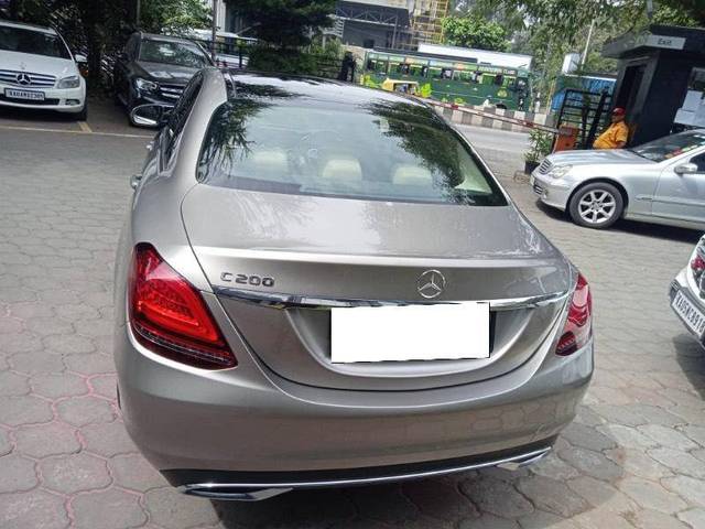 https://images10.gaadi.com/usedcar_image/4253348/original/f9e10558f226f69363168ff5c6d92ffd.jpeg?imwidth=6401