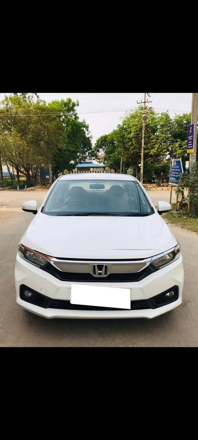 https://images10.gaadi.com/usedcar_image/4253406/original/processed_b743d734d2a92f4f4f75a1125b5b0601.png?imwidth=6400