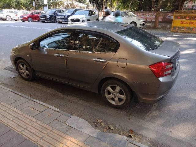 https://images10.gaadi.com/usedcar_image/4253412/original/26861ca896e29a3cb0ccc12dbda6540d.jpg?imwidth=6402