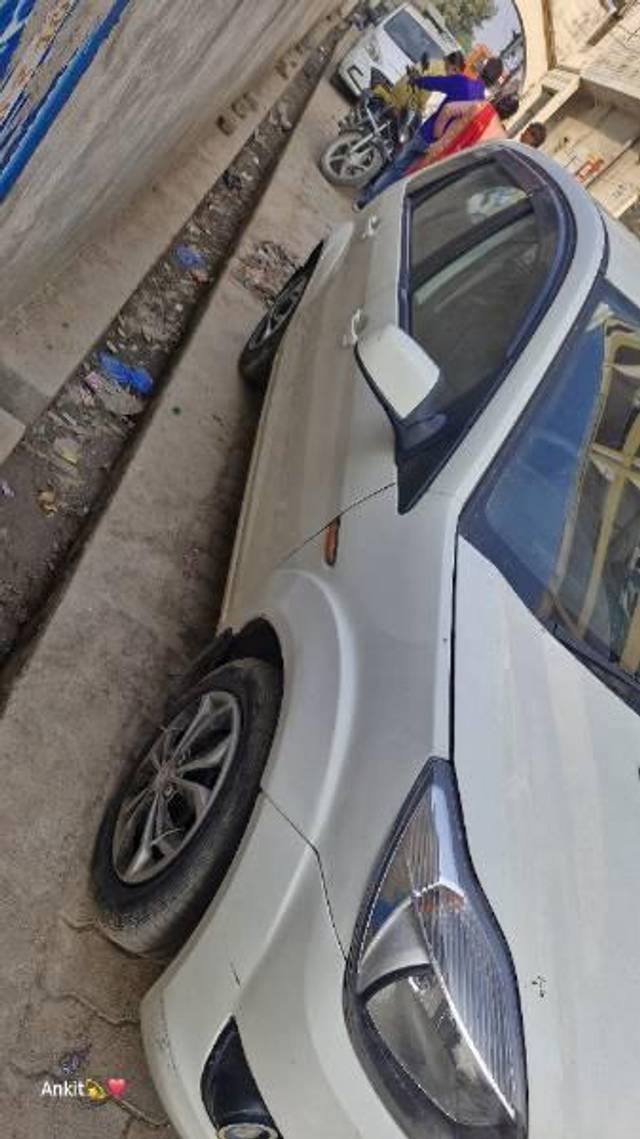 https://images10.gaadi.com/usedcar_image/4253587/original/processed_711719dd-ee64-47b5-9137-830f2d86db98.jpg?imwidth=6402