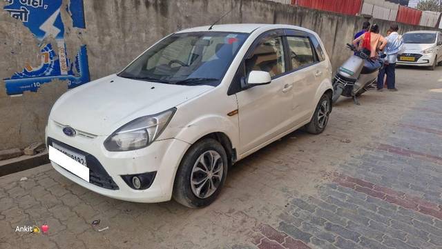 https://images10.gaadi.com/usedcar_image/4253587/original/processed_db89f766-1d45-485a-a8c6-f5440e762815.jpg?imwidth=6400