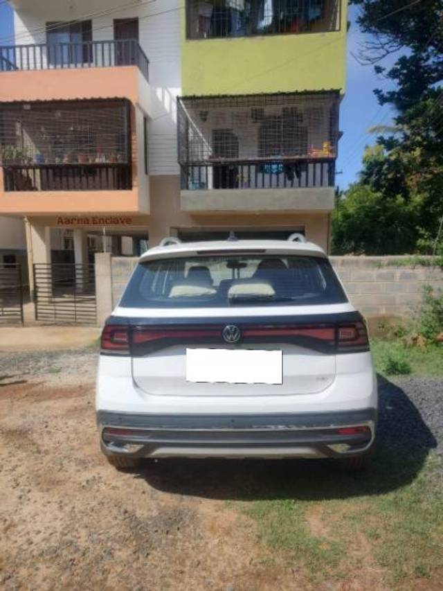 https://images10.gaadi.com/usedcar_image/4253596/original/processed_d3993a64-7dee-453c-a37f-c3d9e400c569.jpeg?imwidth=6401