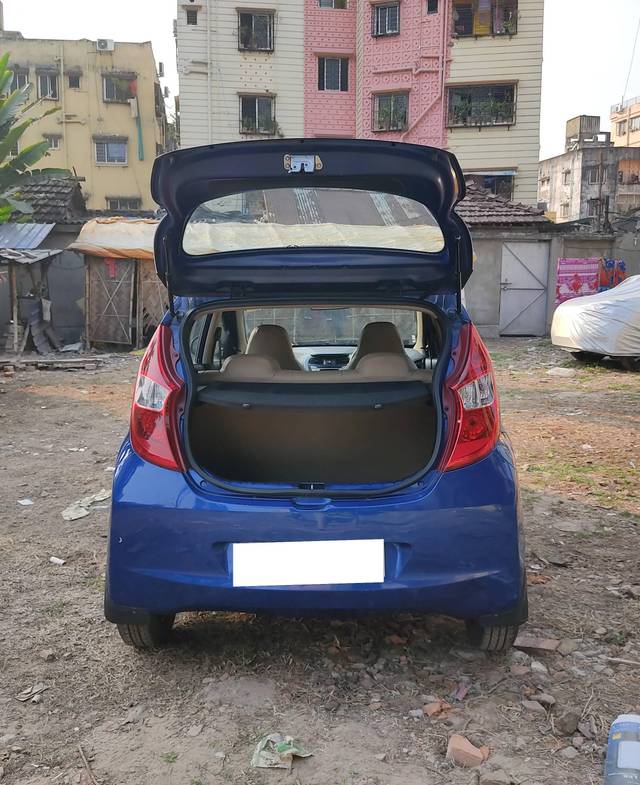 https://images10.gaadi.com/usedcar_image/4253625/original/processed_31e371413e2ed79a660a220896d3ac08.jpg?imwidth=6401