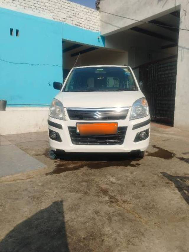 https://images10.gaadi.com/usedcar_image/4253645/original/processed_006884f1-f9f9-4a15-90e3-b568d1c766ed.jpg?imwidth=6400