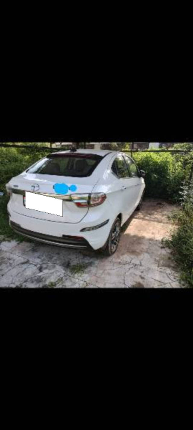 https://images10.gaadi.com/usedcar_image/4253662/original/processed_fa252e89-98f7-4714-b240-e321144071d5.png?imwidth=6400