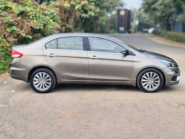 https://images10.gaadi.com/usedcar_image/4253682/original/23cf55d133dcb5075b04b8fe05fa16ec.jpeg?imwidth=6401