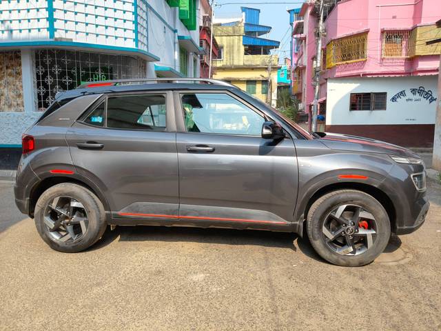 https://images10.gaadi.com/usedcar_image/4253686/original/processed_ab3cfbe901354f8106097d3d2b10541e.jpg?imwidth=6401