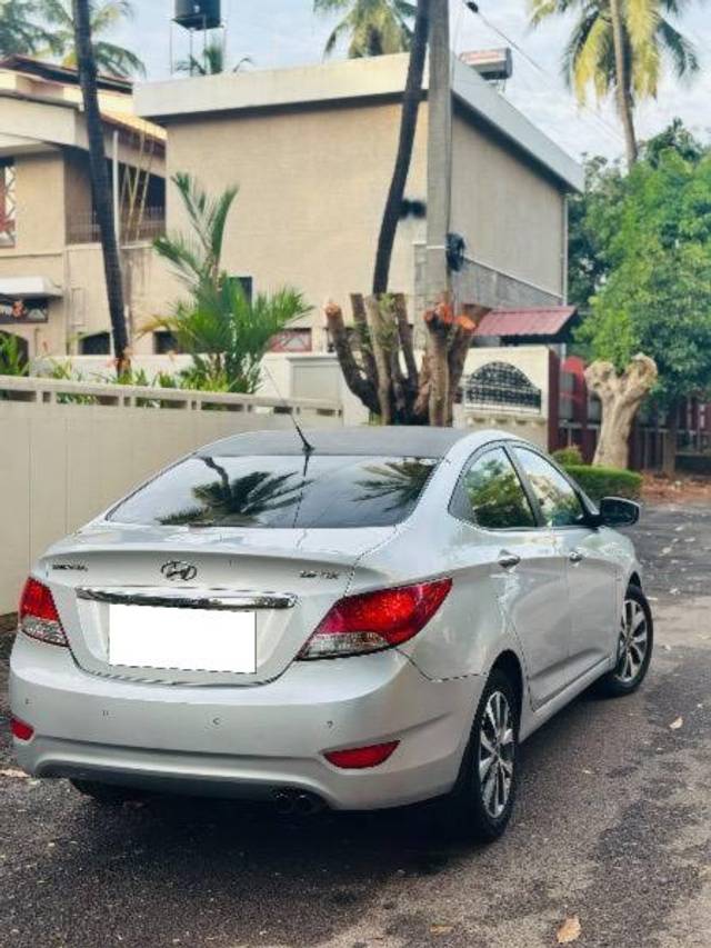 https://images10.gaadi.com/usedcar_image/4253714/original/processed_e1e898f8-a555-43af-bd56-1b85c56da8d3.jpg?imwidth=6401