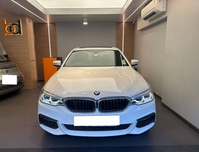 https://images10.gaadi.com/usedcar_image/4253837/original/processed_1866c3382201eaf71fe81d56dd3015ff.jpeg?imwidth=6400