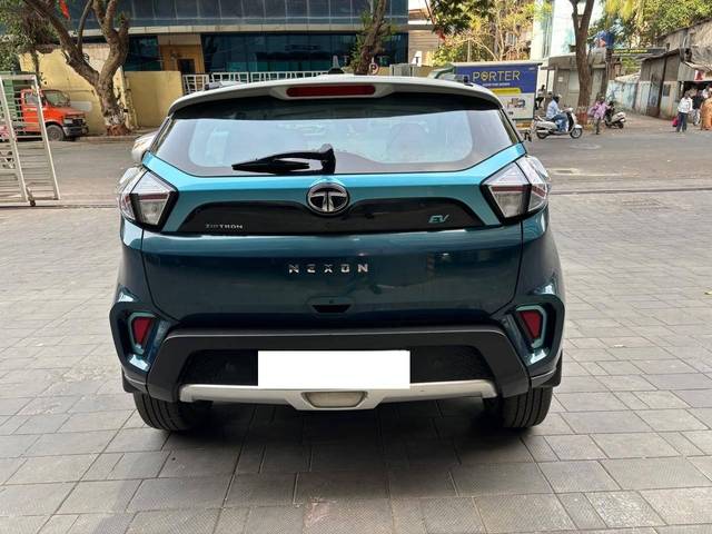 https://images10.gaadi.com/usedcar_image/4253904/original/processed_38ae621772b525fc8cdb5138d9fb3822.jpg?imwidth=6401