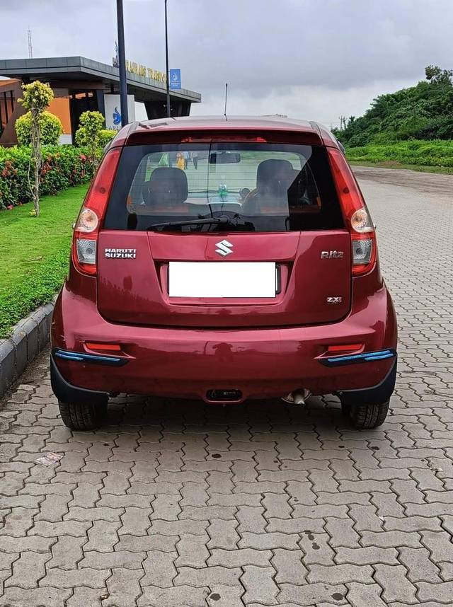 https://images10.gaadi.com/usedcar_image/4253926/original/processed_7d97e5b96b9d6d7a808cdbc73a17e658.jpg?imwidth=6402