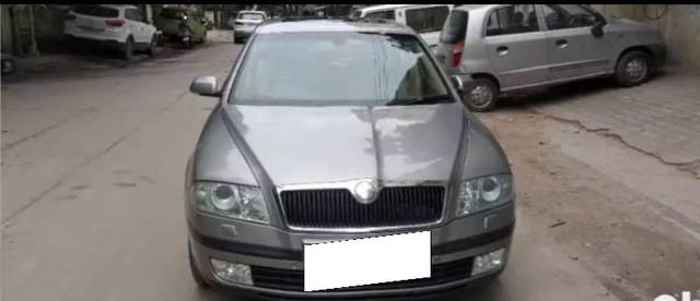 https://images10.gaadi.com/usedcar_image/4254008/original/processed_7425981c-a6d6-447a-8119-16b192f2be45.jpg?imwidth=6400