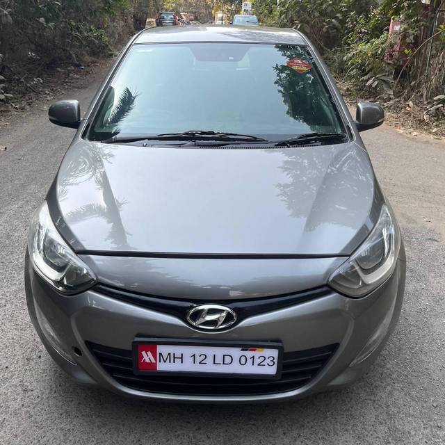 https://images10.gaadi.com/usedcar_image/4254019/original/processed_0dd442c628bd483a7bcf94469968d2f8.jpg?imwidth=6400