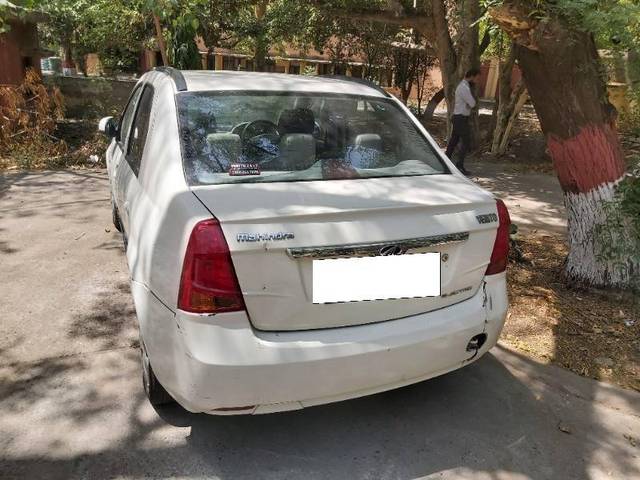 https://images10.gaadi.com/usedcar_image/4254037/original/76cbb33b2e44a6deeda1f1a62da64fb1.jpg?imwidth=6401