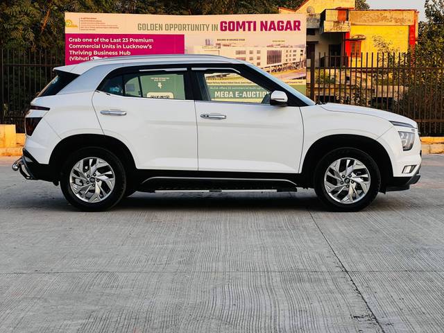 https://images10.gaadi.com/usedcar_image/4254048/original/processed_2e9f368c11ad0178b309616722fab610.jpg?imwidth=6401