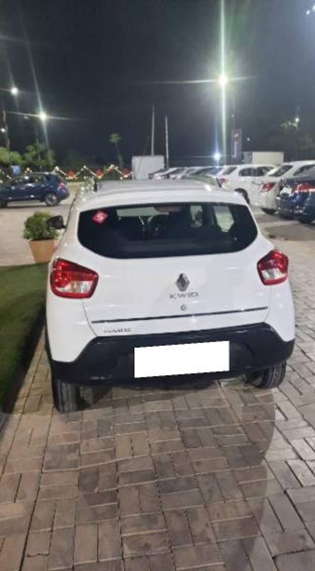 https://images10.gaadi.com/usedcar_image/4254099/original/processed_851f425c-ca95-4822-9528-d0c1c5a7ad3b.jpg?imwidth=6401