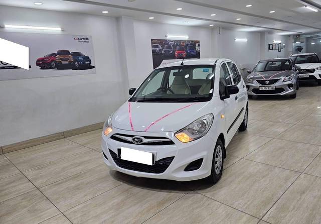 https://images10.gaadi.com/usedcar_image/4254108/original/processed_bd4fa5aa1633d5235c14e034a9fa6959.jpg?imwidth=6400