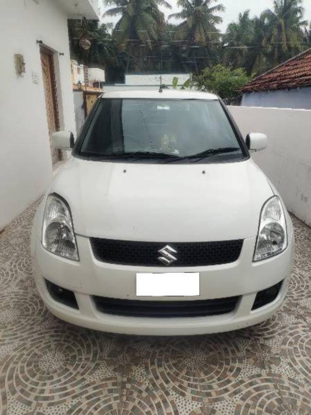 https://images10.gaadi.com/usedcar_image/4254109/original/processed_61a5f419-26e9-4eb4-bdd9-c18b8f20a654.jpg?imwidth=6402