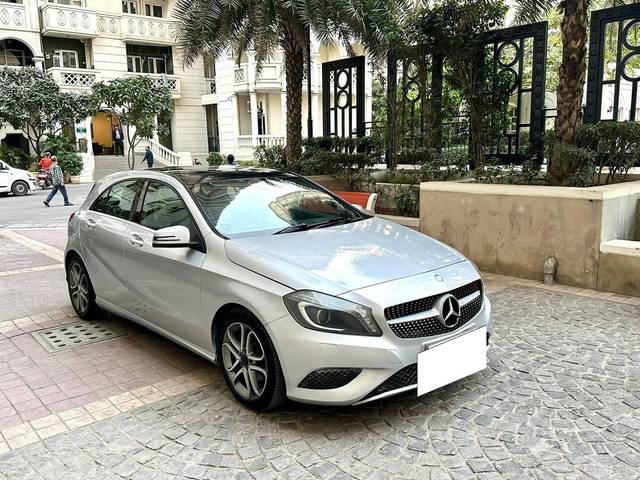 https://images10.gaadi.com/usedcar_image/4254329/original/processed_56aee7bac198a3278e6bdebb04511fd1.jpg?imwidth=6400