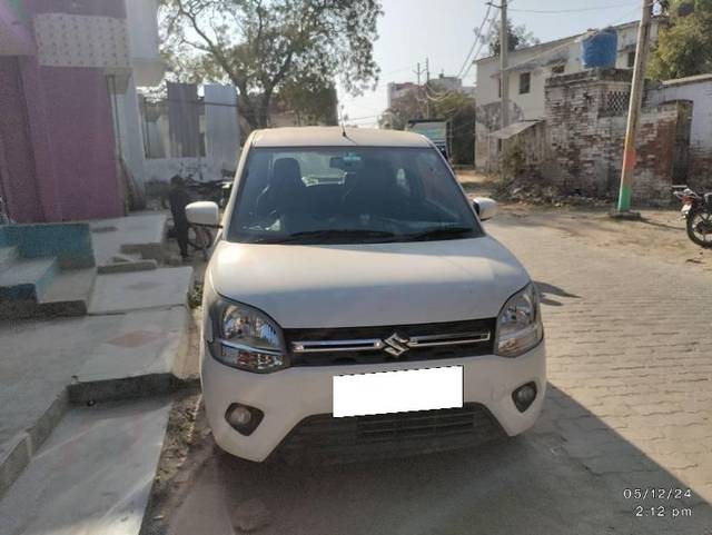 https://images10.gaadi.com/usedcar_image/4254366/original/processed_8456cfd4-ea8a-41bc-b351-fab17a842bb7.jpg?imwidth=6400