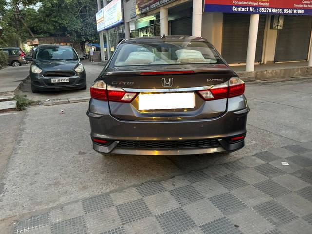 https://images10.gaadi.com/usedcar_image/4254420/original/processed_091961420f29f0518dee34094b61112b.jpg?imwidth=6401