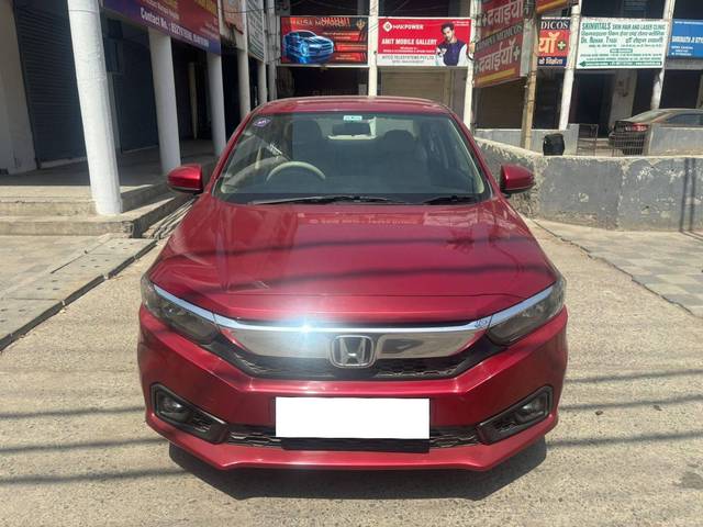 https://images10.gaadi.com/usedcar_image/4254422/original/processed_b3bc5f8526bf0877163820c889f29804.jpg?imwidth=6400