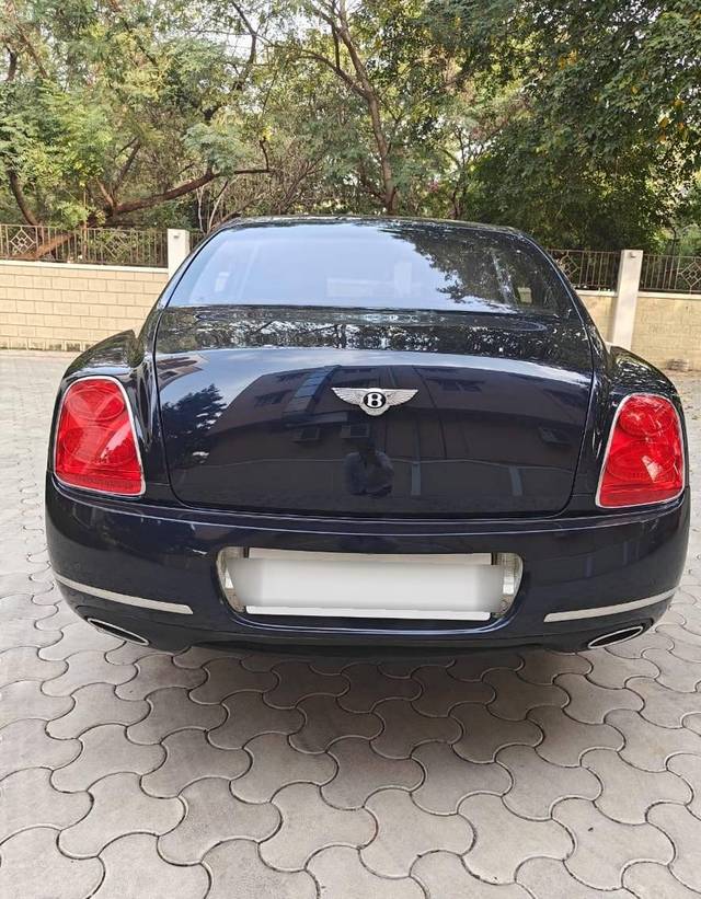 https://images10.gaadi.com/usedcar_image/4254476/original/processed_455553d3b2cc8943fc539586be3f7b16.jpg?imwidth=6402