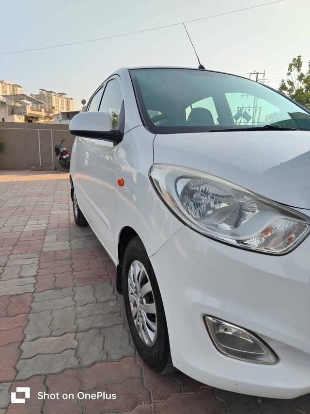 https://images10.gaadi.com/usedcar_image/4254646/original/processed_17c3176ca9681223675e2cd5190e4ebf.jpg?imwidth=6400