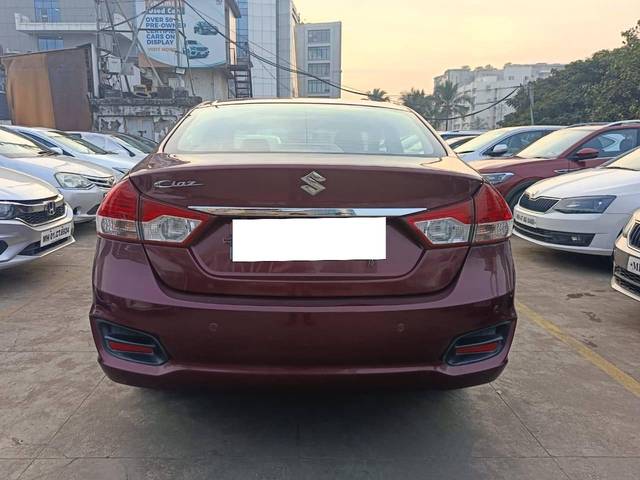 https://images10.gaadi.com/usedcar_image/4254695/original/processed_26055854fa0db5f2b23605b4a0ea6353.jpg?imwidth=6402