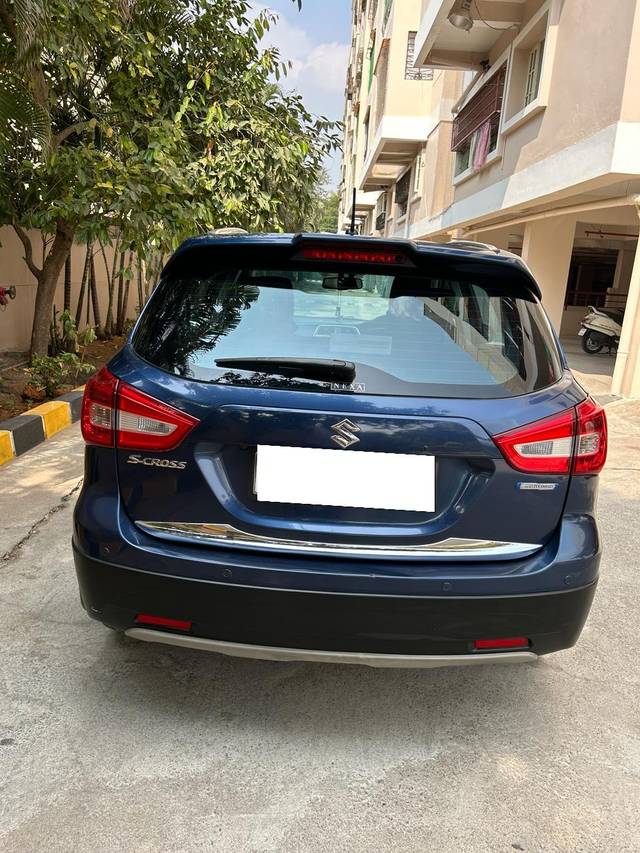 https://images10.gaadi.com/usedcar_image/4254754/original/processed_63f0967016e059d4bdddae3c49b06da1.jpg?imwidth=6401