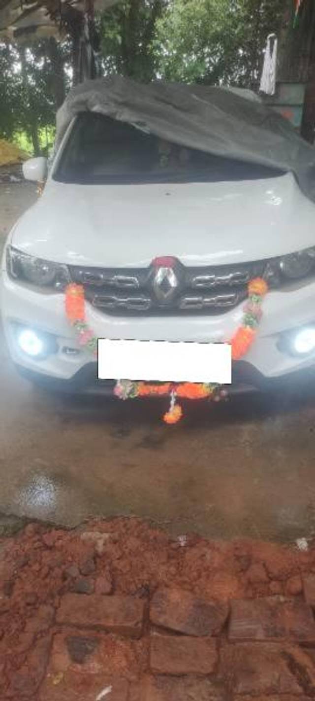 https://images10.gaadi.com/usedcar_image/4254765/original/processed_81b59806-f8d9-45db-9c3d-1b2be70db3d2.jpg?imwidth=6402