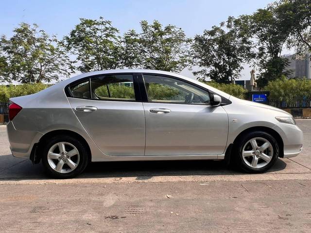 https://images10.gaadi.com/usedcar_image/4254821/original/processed_b0ca73da80eb32313960d76bf49df949.jpeg?imwidth=6401