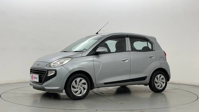 https://images10.gaadi.com/usedcar_image/4254944/original/462e2f94a0c3756832d4db838af37115.JPG?imwidth=6400