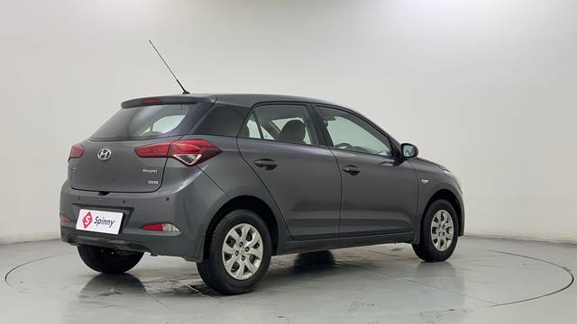 https://images10.gaadi.com/usedcar_image/4255084/original/d5d9d25dbb2bf72b0d349d043632d305.JPG?imwidth=6400