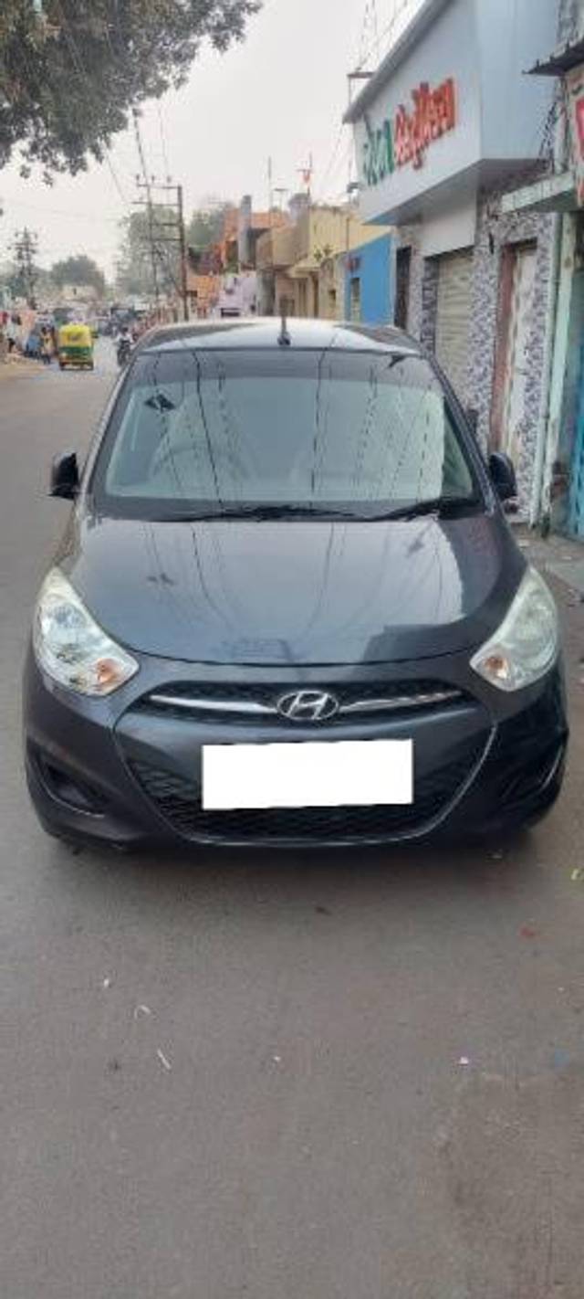 https://images10.gaadi.com/usedcar_image/4255393/original/processed_af4bf553-14c2-4e9c-89a5-438ddc8a5049.jpg?imwidth=6402