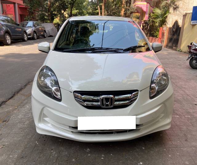 https://images10.gaadi.com/usedcar_image/4255400/original/processed_d9b1602388d4c9725bad0a91e4b5132a.jpg?imwidth=6400