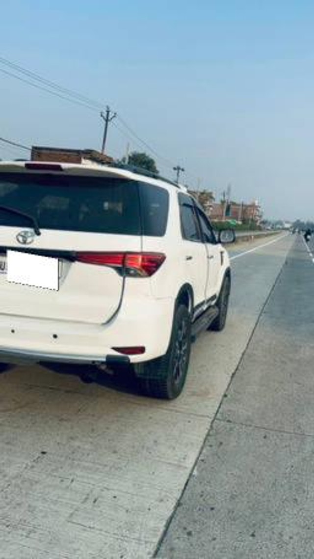 Second-hand 2009 Toyota Fortuner 3.0 Diesel for sale in Varanasi-11