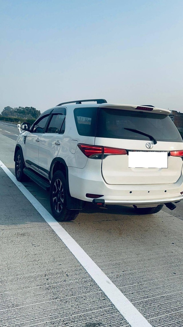 Second-hand 2009 Toyota Fortuner 3.0 Diesel for sale in Varanasi-4