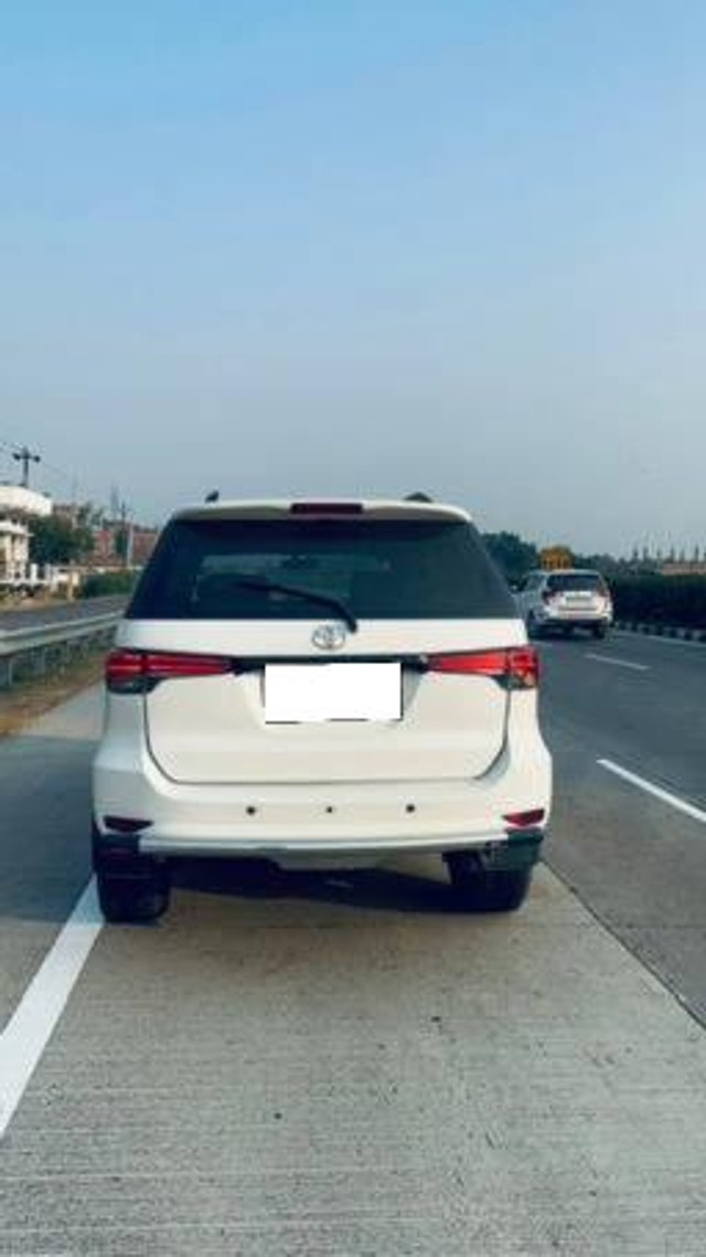 Second-hand 2009 Toyota Fortuner 3.0 Diesel for sale in Varanasi-6